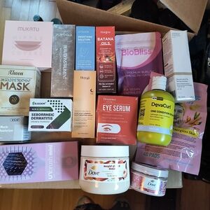 Beauty Skincare Bundle 16+ Pieces Plus Extras!